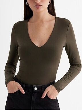 Express Body Contour V-Neck
Long Sleeve Bodysuit Olive Green - XS